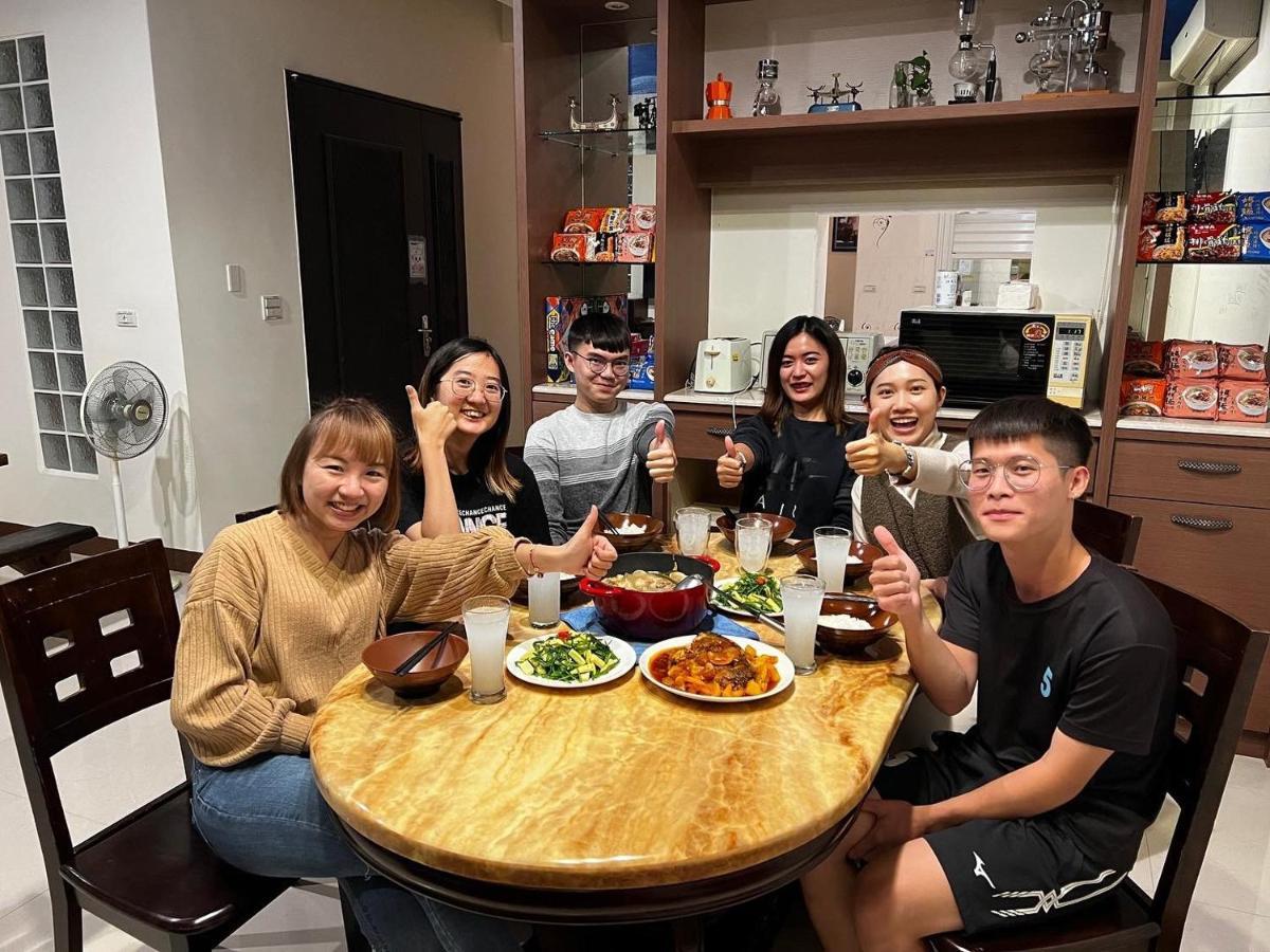 Sevilla Hostel T'ai-tung エクステリア 写真